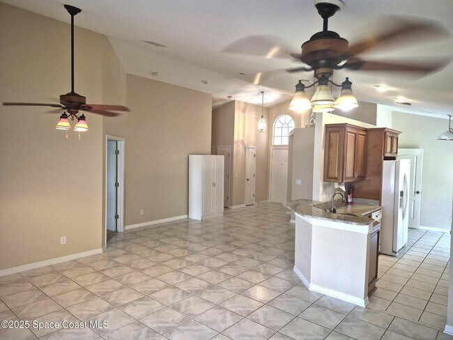 Building Photo - 1233 Foxridge Pl