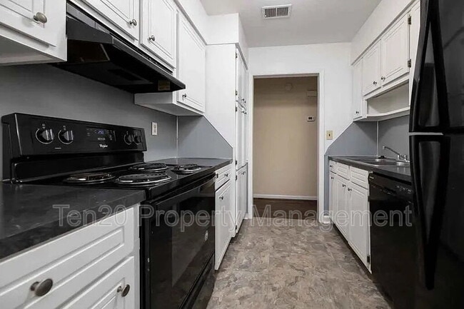 Building Photo - 5207 Grady Dr