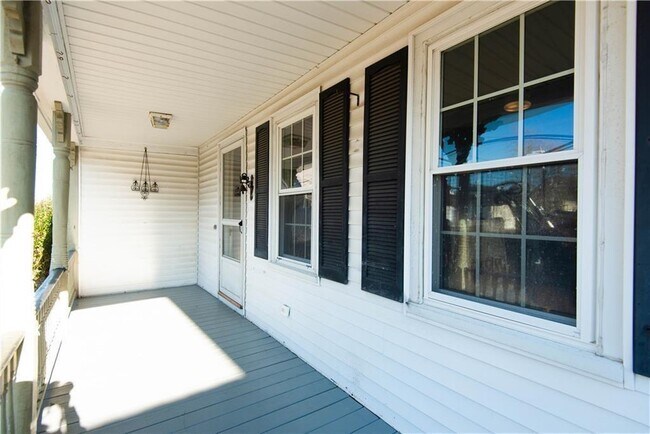 Building Photo - 21 Congdon Ave