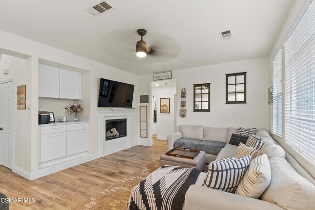Building Photo - 1134 Gardenia Ln