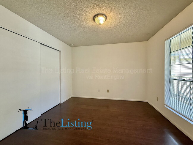 Building Photo - 8724 Mallard Reserve Dr