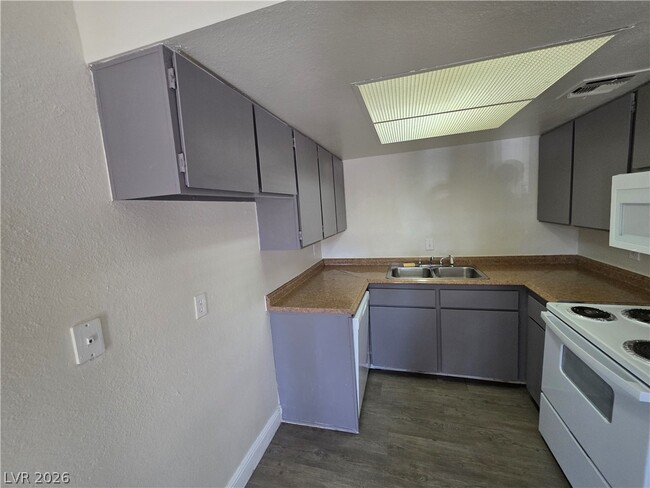 Building Photo - 4941 Newport Cove Dr