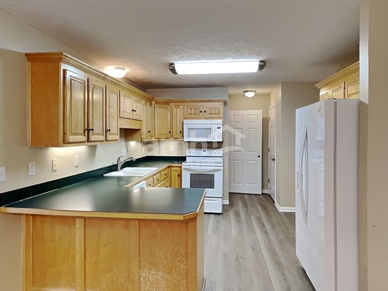 Building Photo - 114 Louise Dr