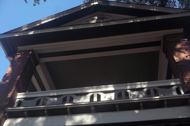 Primary Photo - 421 E. 9th Street