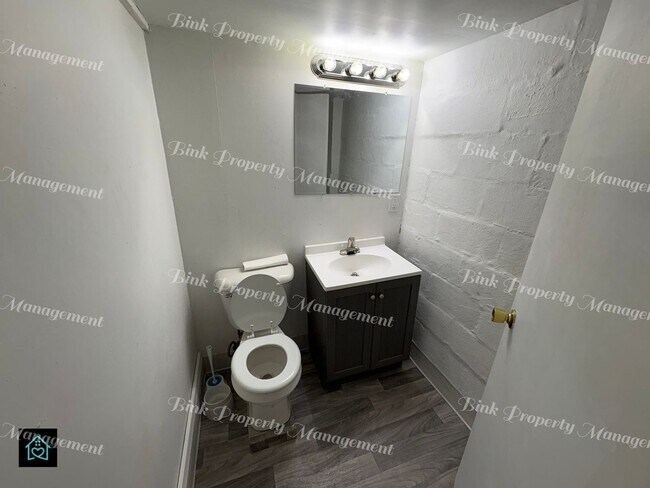 Building Photo - 17390 Waltham St