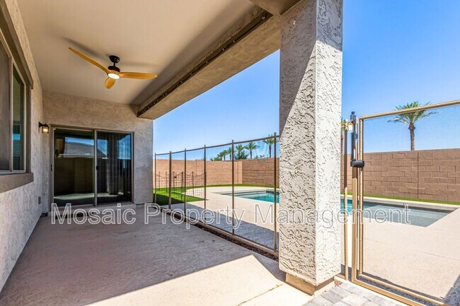 Building Photo - 35208 W Santa Monica Ave