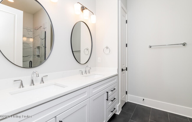Building Photo - 6100 Passionflower Dr