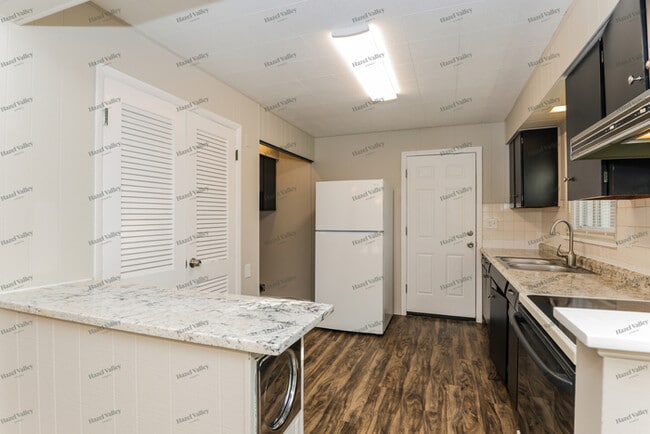 Building Photo - 4065 Locustwood Dr