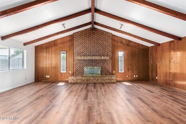 Building Photo - 3827 W Meadow Dr