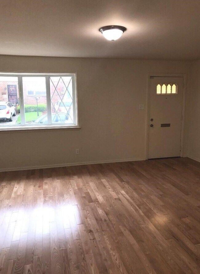 Building Photo - 2121 N Camac St