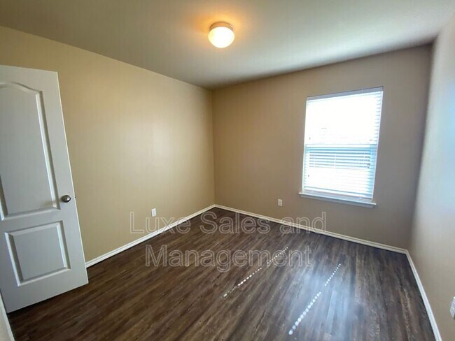 Building Photo - 2912 Thompson Farm Ln