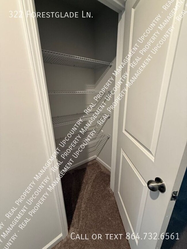 Building Photo - 322 Forestglade Ln