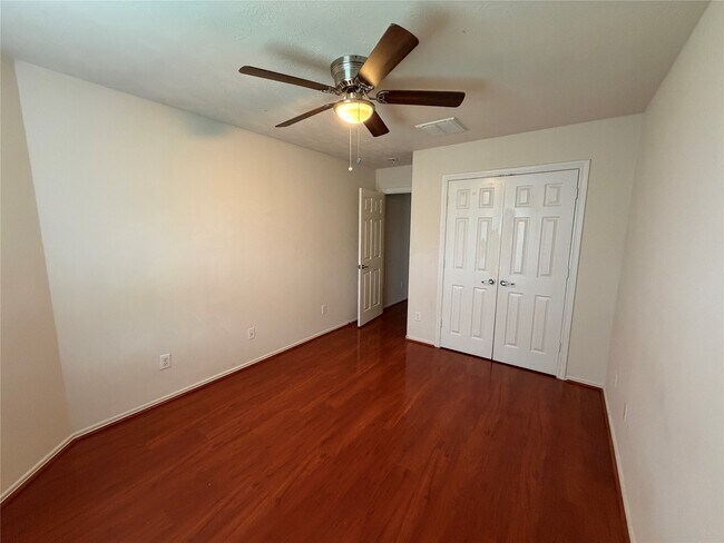 Building Photo - 6826 Pheasant Oak Dr