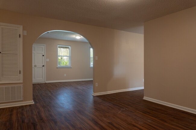Building Photo - 2708 E Antler Dr