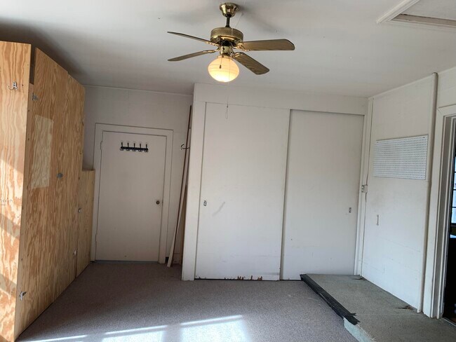 Building Photo - 5731 S Bearfield Rd