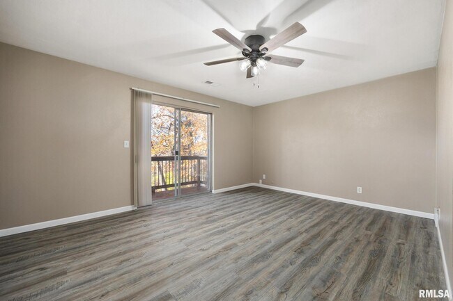 Building Photo - 2913 W Cannes Dr