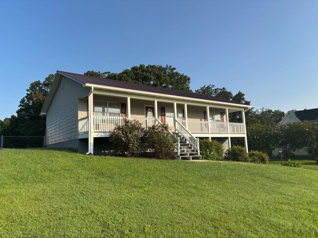 Building Photo - 352 Shady Hollow Cir SE