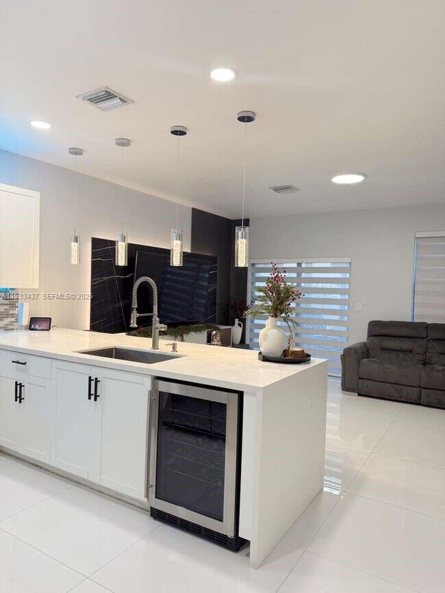 Building Photo - 10598 West 33rd Ct