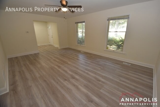 Building Photo - 921 Blue Ridge Dr