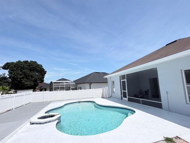 Building Photo - 906 Berwick Dr