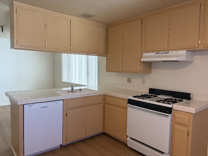 Building Photo - 4040 W 130th St