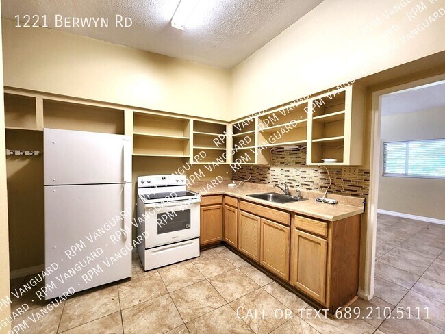 Building Photo - 1221 Berwyn Rd