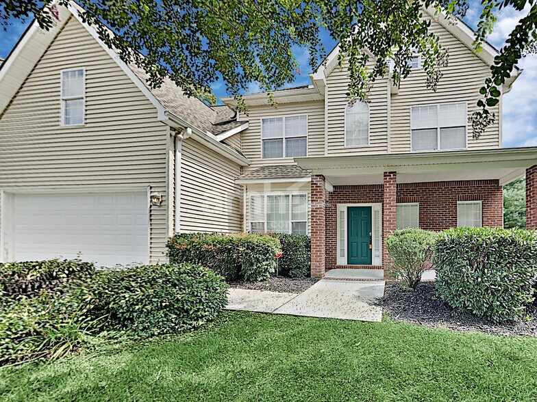 Primary Photo - 830 Tully Rd