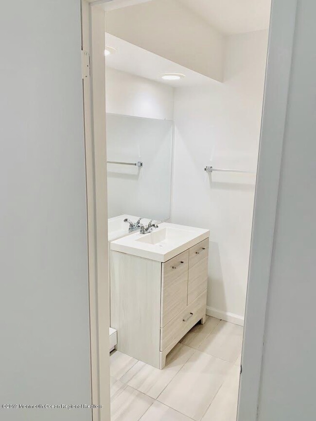 Building Photo - 31 Lexington Ct