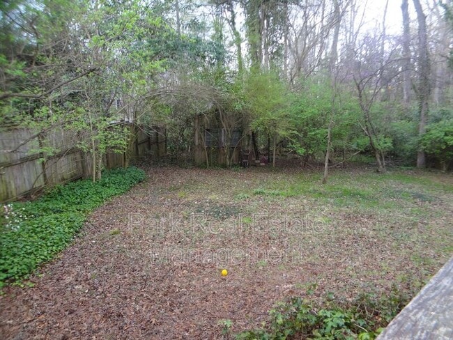 Building Photo - 806 Woodland Ave