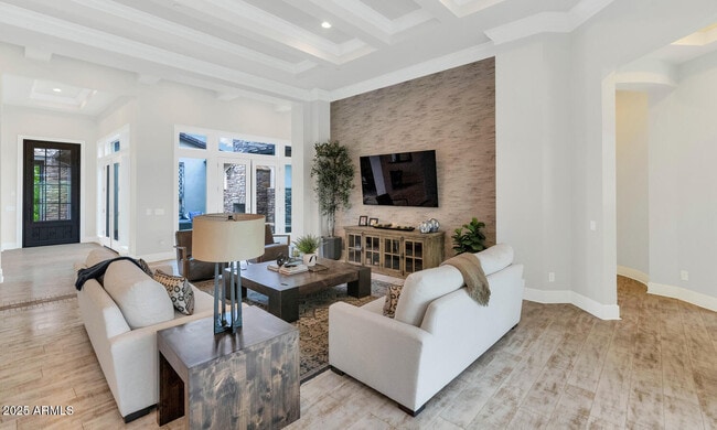 Building Photo - 5413 E Juniper Cyn Dr