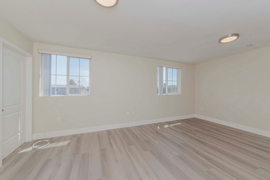 Building Photo - 8711 McKinley Pl