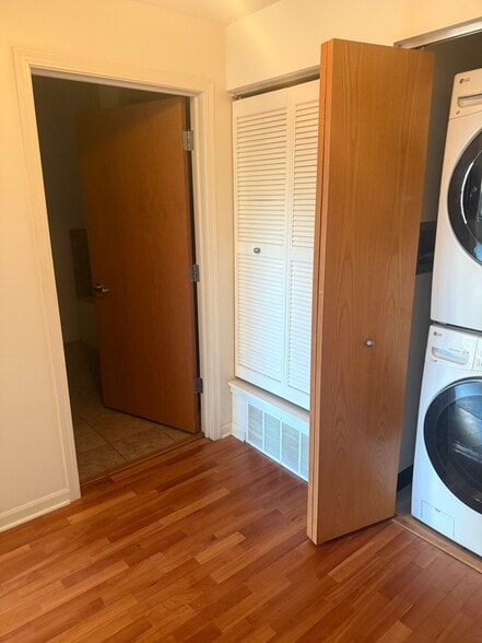 Building Photo - 1250 S Indiana Ave