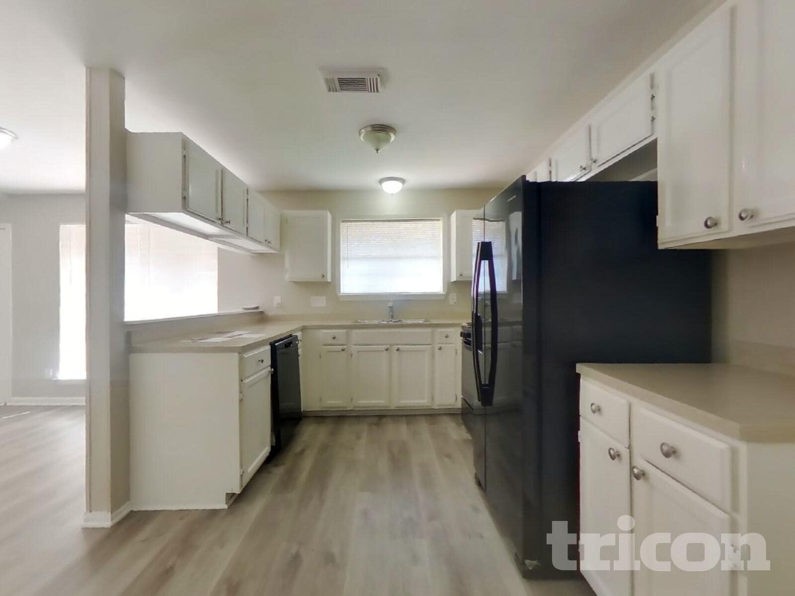 Building Photo - 18711 Highland Trail