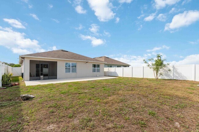 Building Photo - 4/2 Energy Efficient Home in St. Cloud w/ Fenced Back Yard