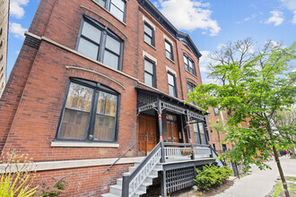 Building Photo - 1903 N Sheffield Ave