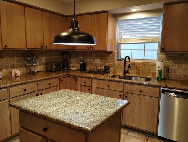 Building Photo - 11338 Bassdale Dr