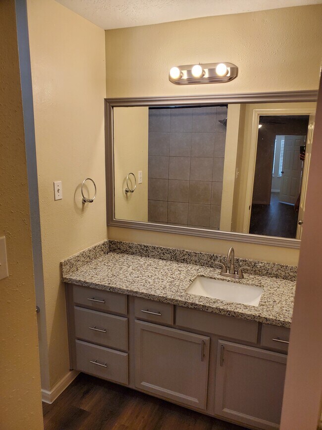 Upstairs Bathroom - 3725 Amos St