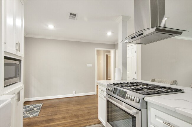 Building Photo - 1323 Ansbury Dr