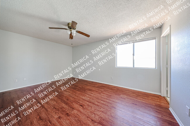 Building Photo - 1480 W Mohawk Ln