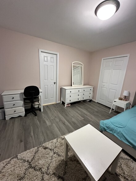 Building Photo - 4700 Rippling Pond Dr