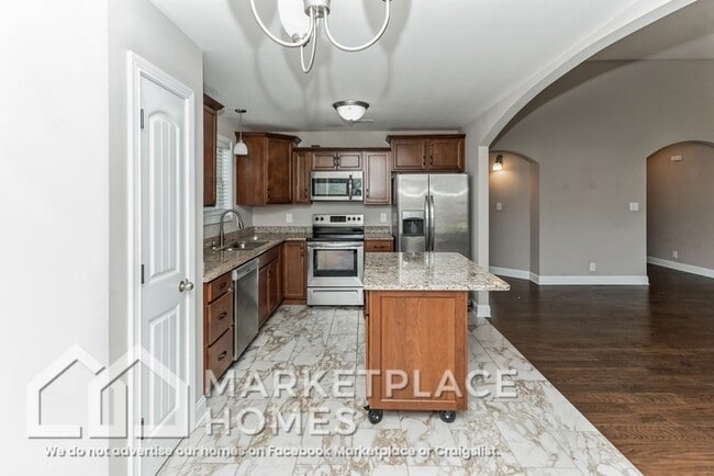 Building Photo - 702 Jim Brown Dr