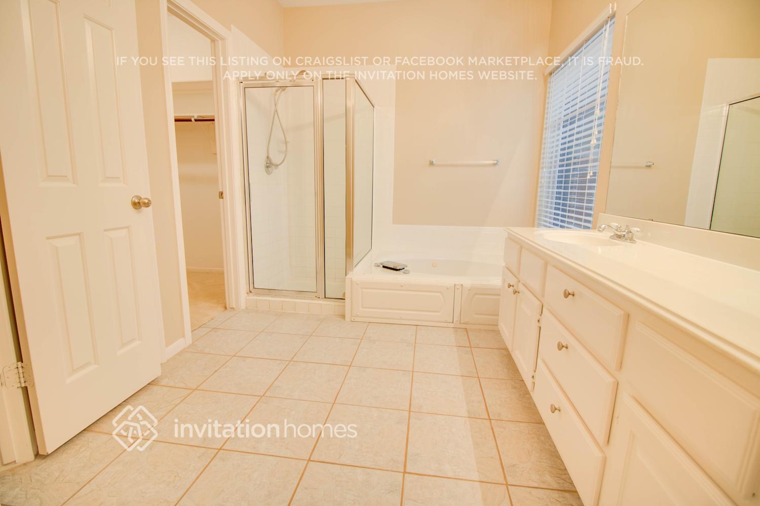 Building Photo - 7822 Heather Heights Way