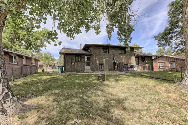 Building Photo - 3 Bedroom Duplex in West Fort Collins