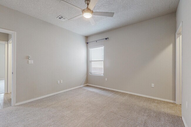 Building Photo - 6011 Buckthorn Ave NW