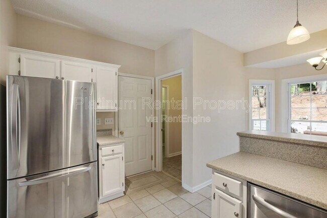 Building Photo - 335 Aolian Ct