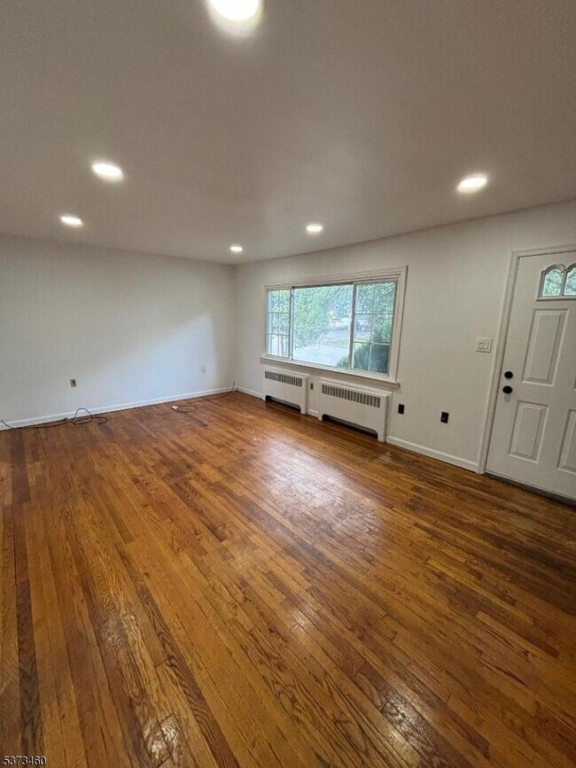 Building Photo - 80 Cedarhurst Ave