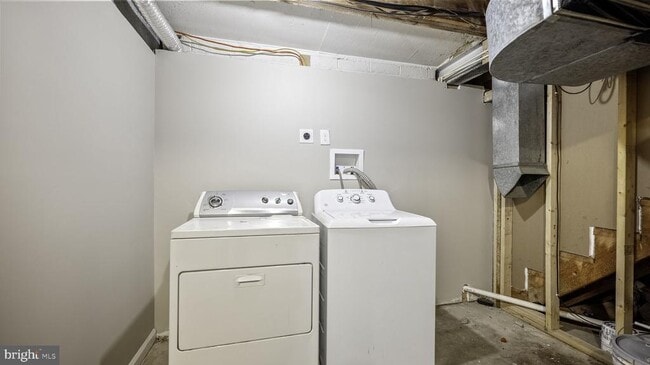 Building Photo - 9705 Eclipse Pl