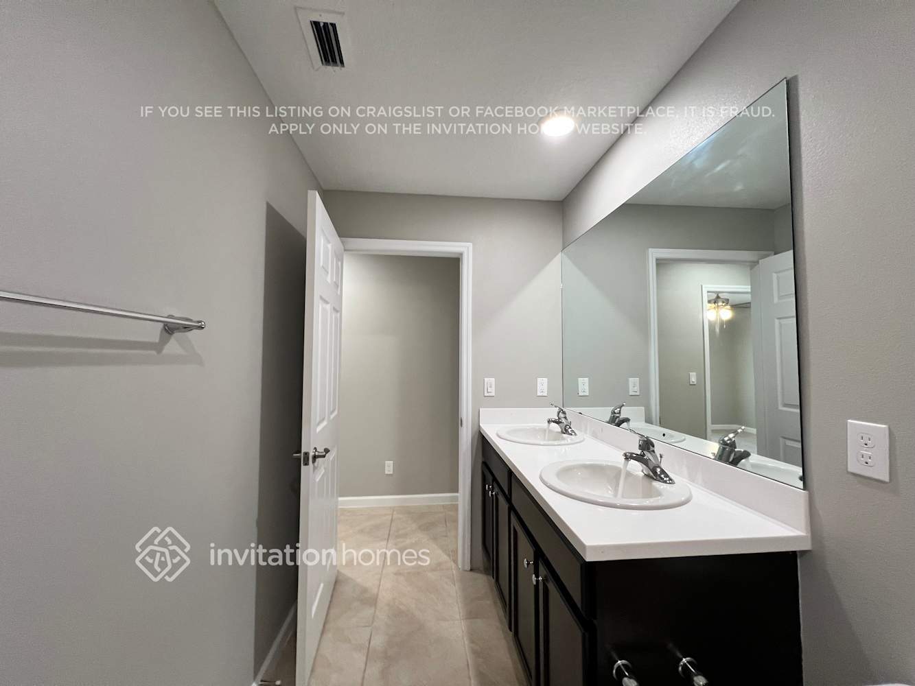 Building Photo - 682 NW Floresta Dr