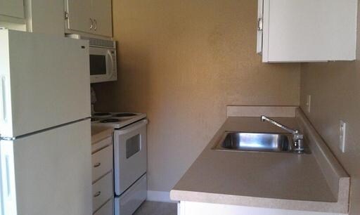 Kitchen - Capitol Lanai