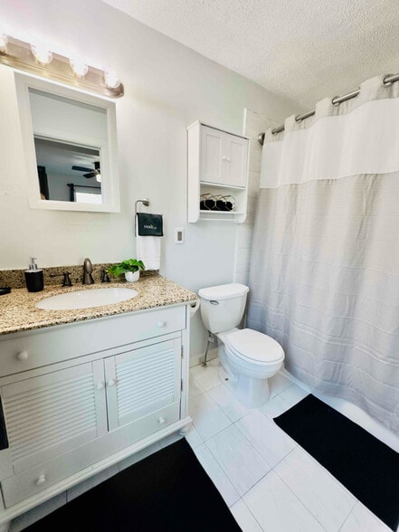 Building Photo - 1316 Whiting St SW